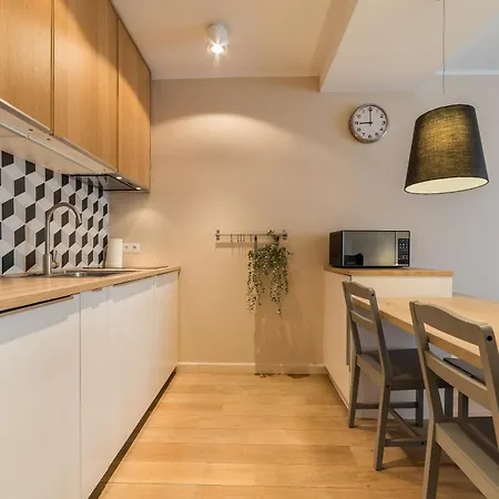 Old Town Comfort By Bookinghost