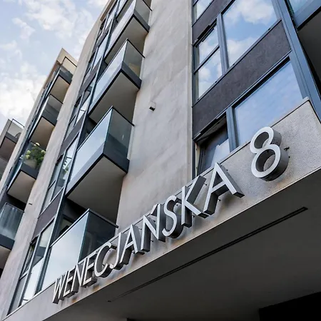 Old Town Comfort By Bookinghost 포즈난