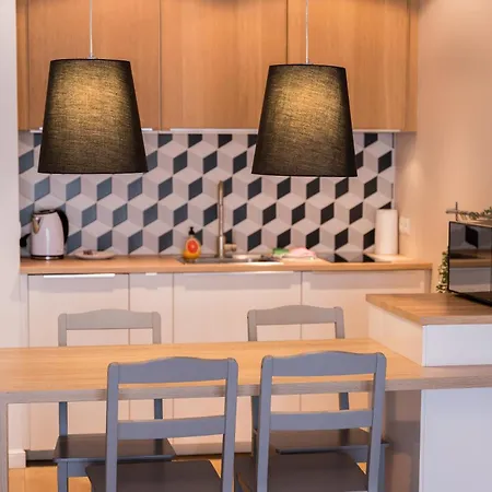 Old Town Comfort By Bookinghost * 포즈난