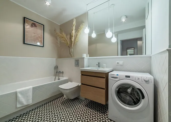 Old Town Comfort By Bookinghost *